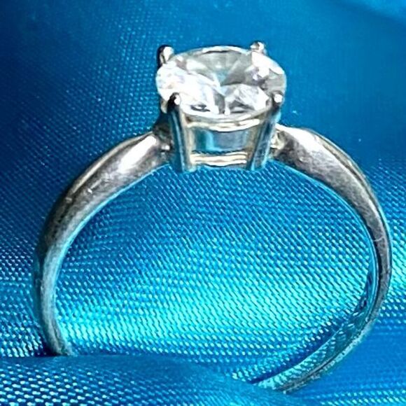 DM# Striking Cz & Sterling 925 Silver Ring 6 3/4 - Picture 1 of 11